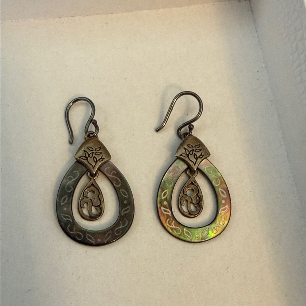 Silpada mother of pearl silver Teardrop Earrings